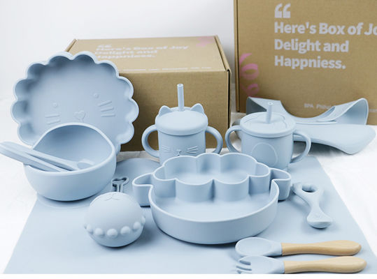 Il bambino all'ingrosso Geschirr ha condotto il prodotto d'alimentazione dell'insieme delle stoviglie del bambino del silicone del piatto della ciotola del cucchiaio della ciotola del cucchiaio della busbana francese del silicone di svezzamento