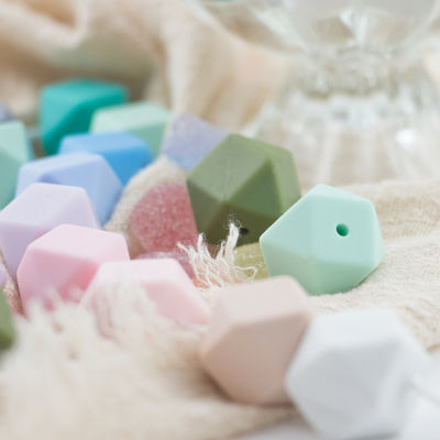 sicurezza amichevole di Eco della perla mettere i denti del silicone di esagono di 17mm masticabile per dentizione del bambino