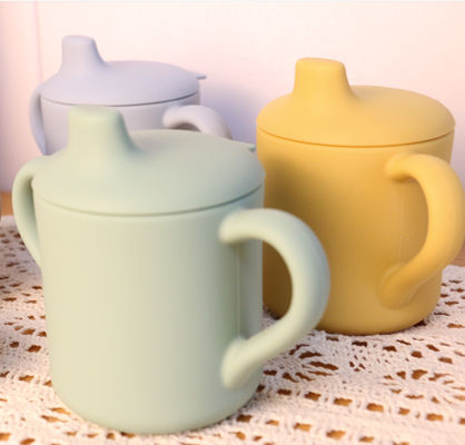 tazze beventi del silicone 120ml per il ODM dell'OEM di addestramento del bambino dei bambini