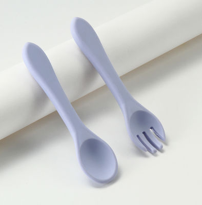 Forchette del silicone e cucchiai su ordinazione, alimenti per bambini del silicone messi per addestramento di svezzamento del bambino