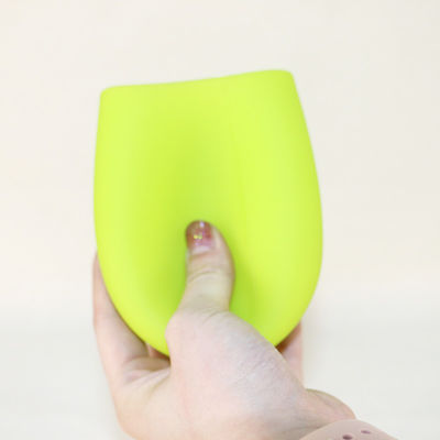 La tazza BPA dell'acqua del silicone di colore di Panton non libera maniglia nessun coperchio per la birra del vino