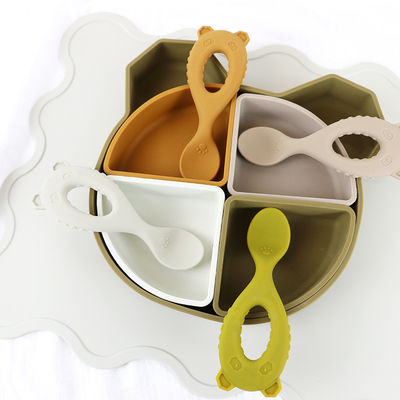 Forma di irregolare antisdrucciolevole della stuoia di posto del silicone dei bambini del commestibile per la tovaglietta d'alimentazione del bambino