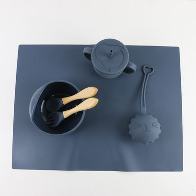 L'insieme delle stoviglie del silicone del commestibile, aspirazione del silicone ha diviso la piastrina impermeabile