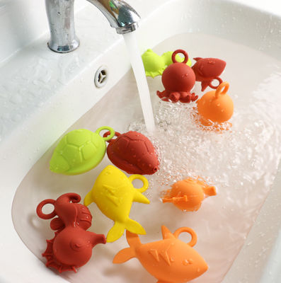 Il silicone di gomma del bambino di colori brillanti gioca BPA libero per il galleggiamento dell'acqua del bambino