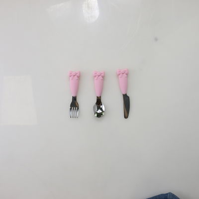 Bow Know Cucchiaio per bambini in acciaio inossidabile Manico in silicone Forchetta Coltello Set per l'alimentazione