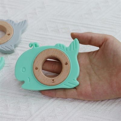 Teether per bambini in silicone multifunzionale con anello di legno adattabile per i denti con modello animale