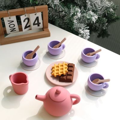 Ultimi giocattoli per bambini BPA Grado alimentare gratuito 17pcs Set Tazza di Silicone Cucchiaio Costa Dessert Teapot Kit giocattoli
