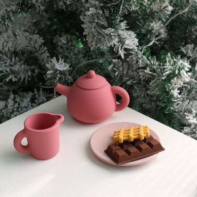 Ultimi giocattoli per bambini BPA Grado alimentare gratuito 17pcs Set Tazza di Silicone Cucchiaio Costa Dessert Teapot Kit giocattoli