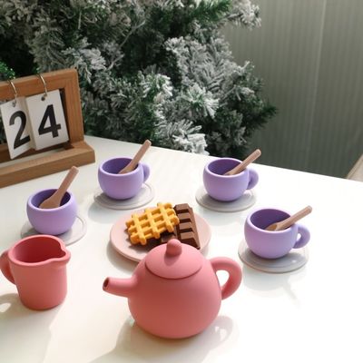 Ultimi giocattoli per bambini BPA Grado alimentare gratuito 17pcs Set Tazza di Silicone Cucchiaio Costa Dessert Teapot Kit giocattoli