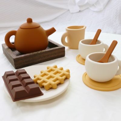 NEW ARRIVALS Bambini Bambini Fingendo di essere a casa Gioca a teapot Set giocattoli di silicone con 11pcs