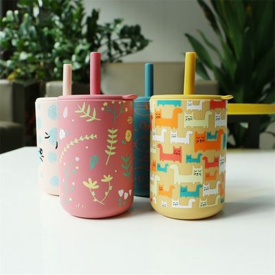 Tazza da bere in silicone con paglia per l' addestramento del bambino senza BPA Tazza da bere in silicone stampata