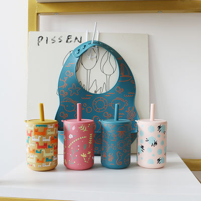 Tazza da bere in silicone con paglia per l' addestramento del bambino senza BPA Tazza da bere in silicone stampata