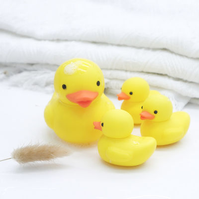 Fabbrica di silicone personalizzato ODM OEM giocattoli per bagno per bambini PVC libero BPA libero materiale sicuro 100% giocattoli di anatra di silicone