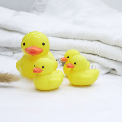 Fabbrica di silicone personalizzato ODM OEM giocattoli per bagno per bambini PVC libero BPA libero materiale sicuro 100% giocattoli di anatra di silicone
