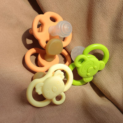 all'ingrosso diversi colori disponibili in magazzino consegna veloce bambino libero da BPA denti calmante bambino morbido silicone ciuccio