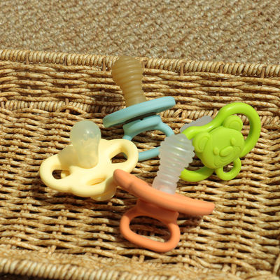 Personalizzazione Carino in forma di cartone animato Zucchero di silicone senza BPA bambino dentizione e calmante bambino zucchero morbido