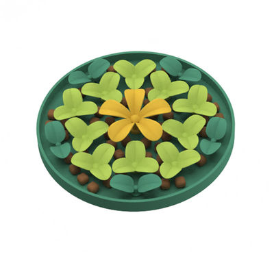 Prodotti per animali domestici in silicone personalizzati Fiore carino Modello di silicone per animali domestici Dog Food Feeding Mat Silicone Slow Feeder Licking Pad Dog food mat