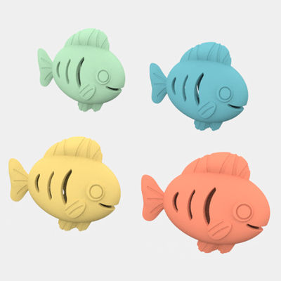 Ingrosso colorato Bpa Grado alimentare gratuito Silicone per cani da compagnia allenamento pesce forma giocattoli snack perdita lenta alimentatore di silicone pesce giocattoli