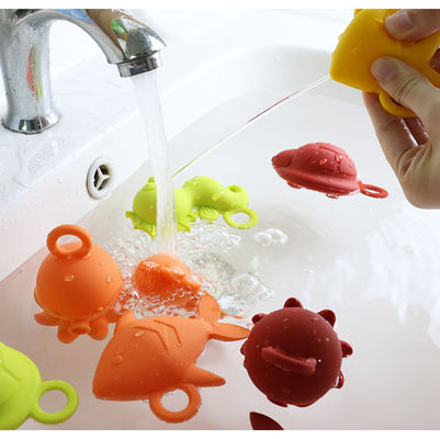 Personalizzazione popolare Silicone Oceano Animali Polpo Pesce Tartaruga Cavallo di mare Bambini Bambini Bagno Giocattoli Set regalo Spray Acqua Squishy